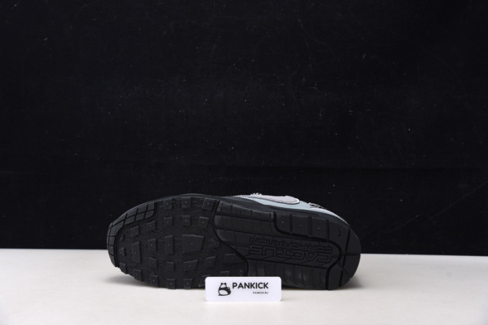 TRAVIS SCOTT X NIKE AIR MAX 1