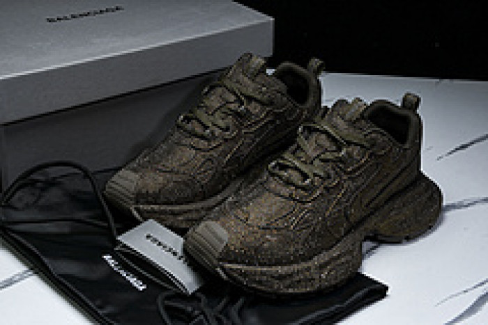 BLEN  Runner Sneaker