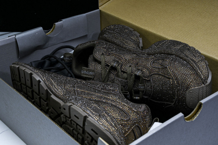 BLEN  Runner Sneaker