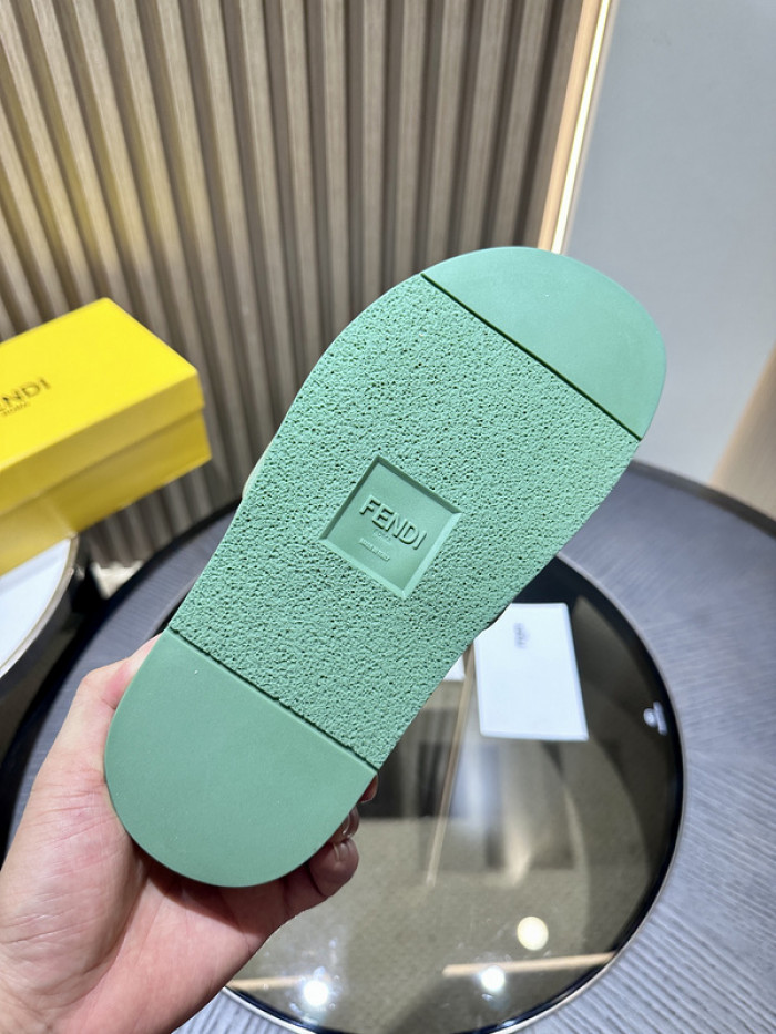 FEND1 SLIPPERS
