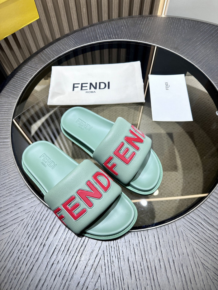 FEND1 SLIPPERS