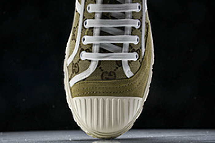 G*u*i sneaker