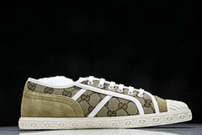 G*u*i sneaker