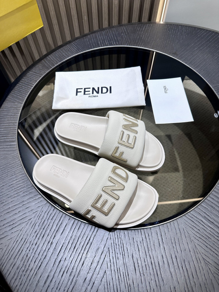 FEND1 SLIPPERS