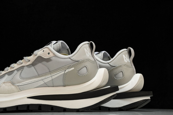 Sacai x Nk VaporWaffle 3.0  DD1875108