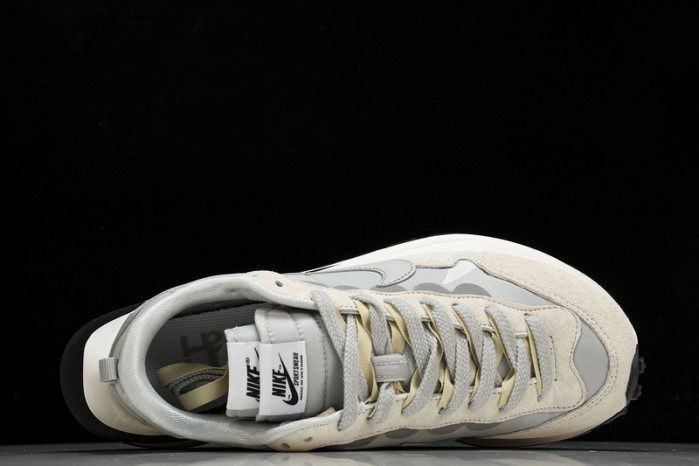 Sacai x Nk VaporWaffle 3.0  DD1875108