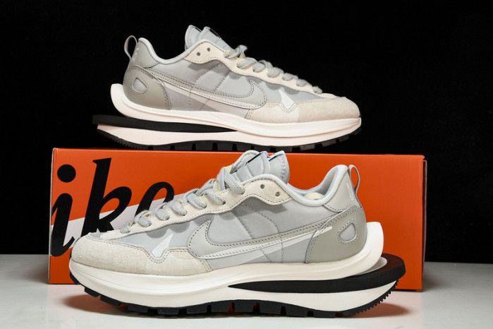 Sacai x Nk VaporWaffle 3.0  DD1875108