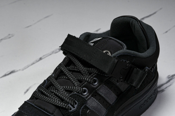 Bad Bunny Forum Low   GW5021