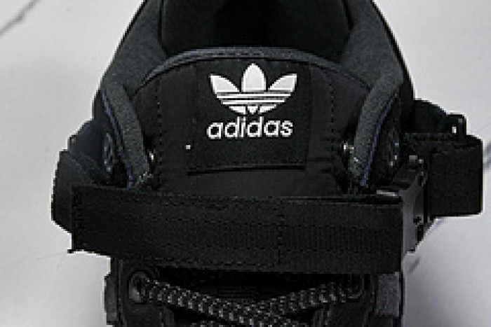 Bad Bunny Forum Low   GW5021