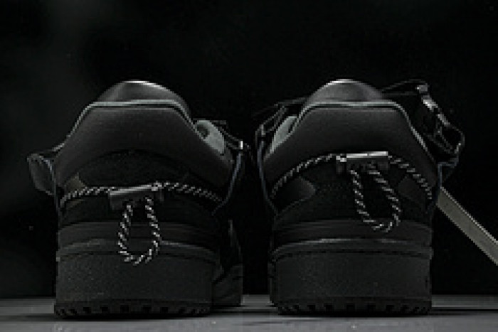 Bad Bunny Forum Low   GW5021