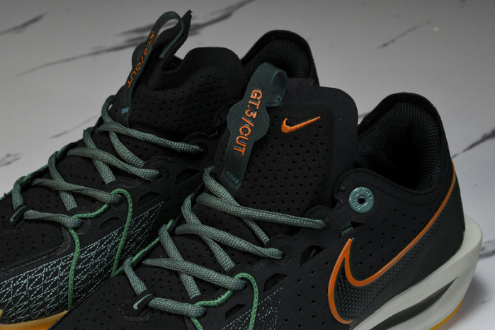 NIKE AIR ZOOM G.T.CUT 3 EP  DV2918 001
