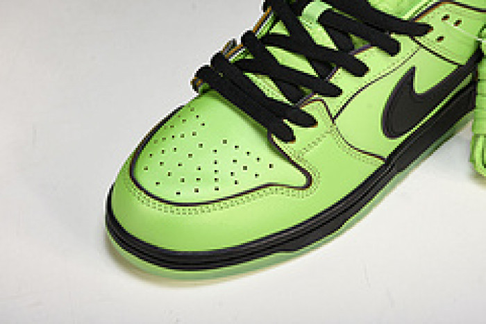 The Powerpuff Girls x NK Dunk SB Low  FZ8319-300