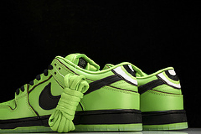 The Powerpuff Girls x NK Dunk SB Low  FZ8319-300
