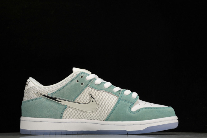 APRIL SKKATEBOARDS x NK SB Dunk Low   FD2562-400