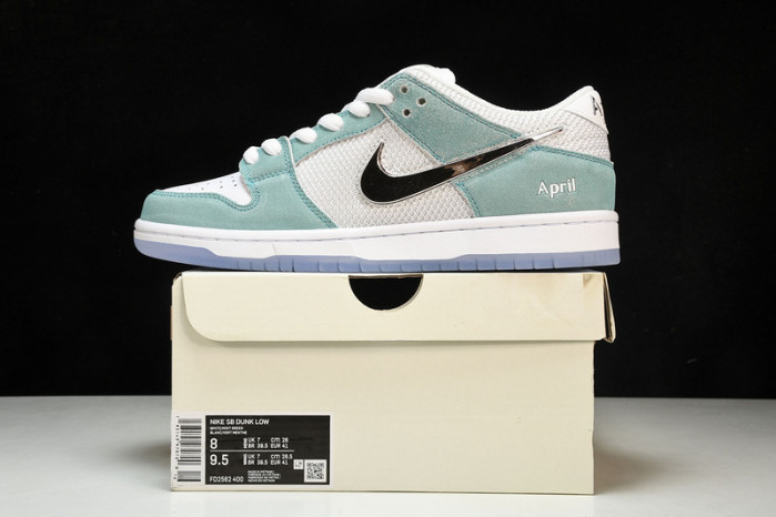 APRIL SKKATEBOARDS x NK SB Dunk Low   FD2562-400
