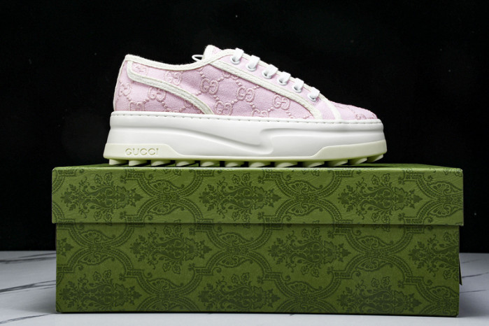 G*u*i sneaker