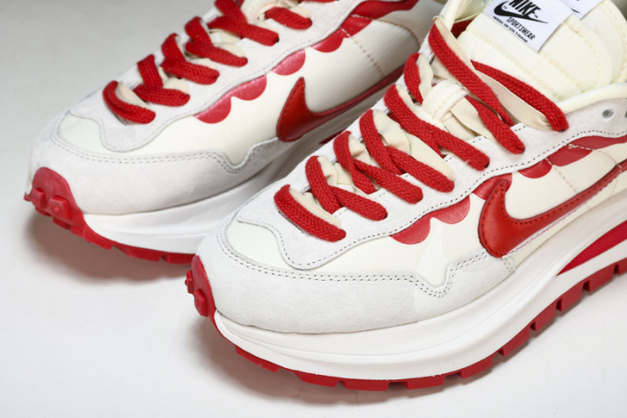 Sacai x Nk VaporWaffle 3.0   DD1875110