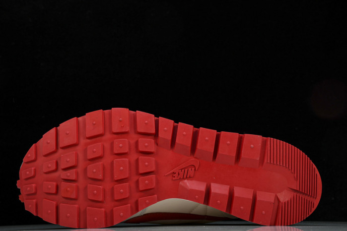 Sacai x Nk VaporWaffle 3.0   DD1875110