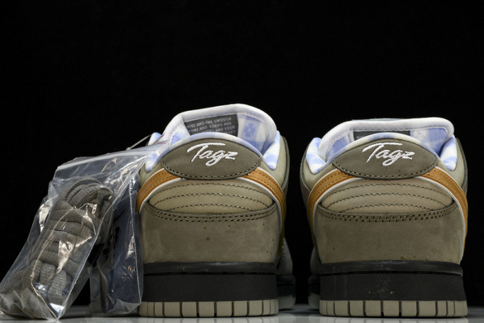 CONCEPTS x NK SB Dunk Low Pro OG QS  BV1310-105