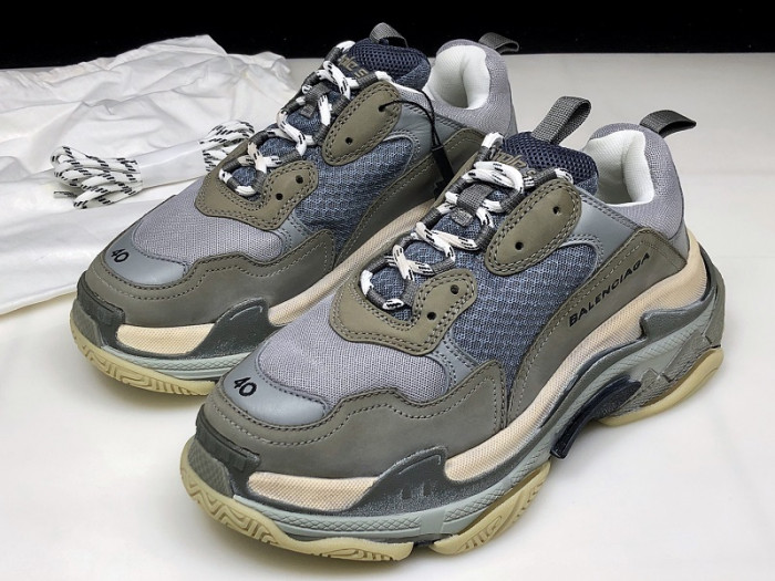 BLEN Triple S Grey 483513-W06E1-1259