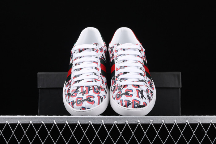 G*u*i sneaker
