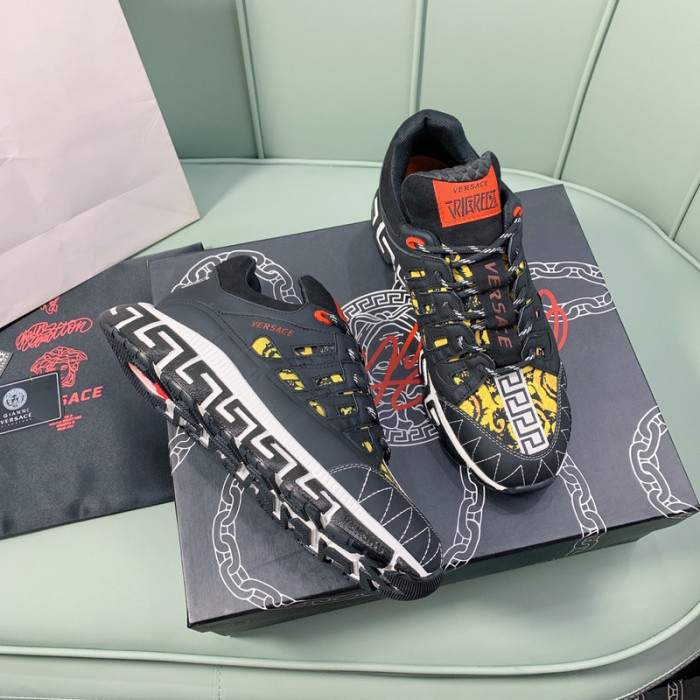 VER DESIGNER SNEAKERS