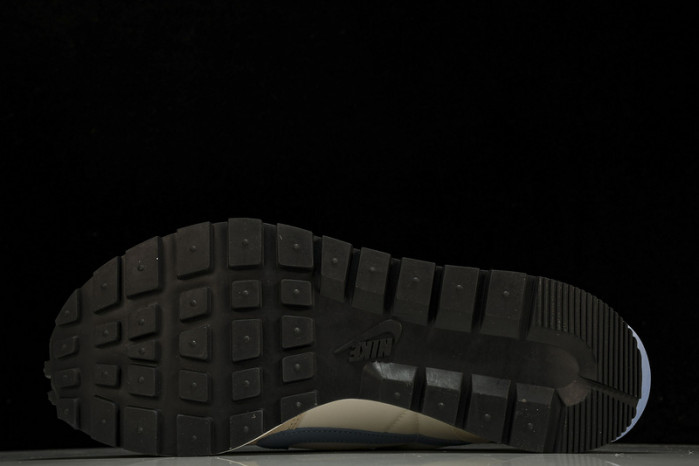Sacai x Nk VaporWaffle 3.0  DD1875-112