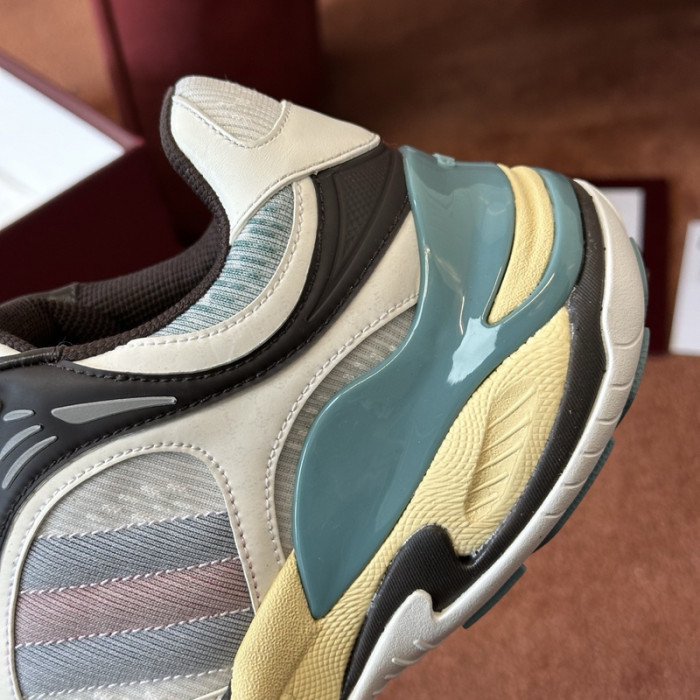 G*u*i sneaker