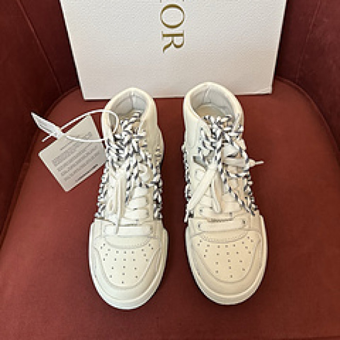 D designer sneaker