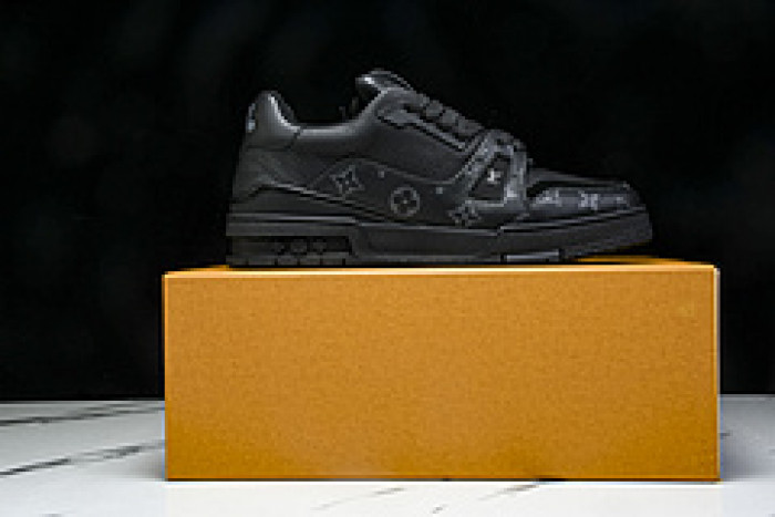 L&V SNEAKERS
