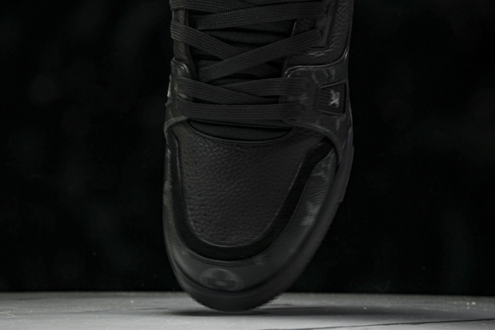 L&V SNEAKERS