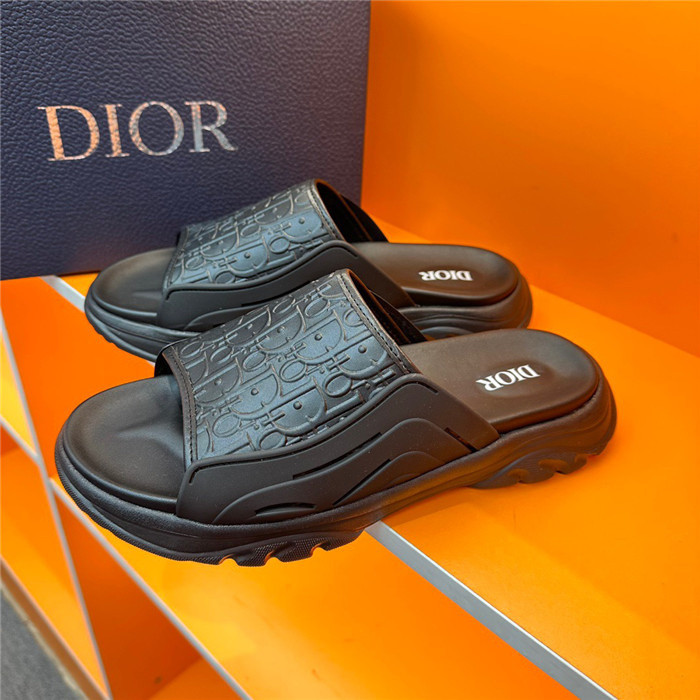 DO DESIGNER SLIPPERS