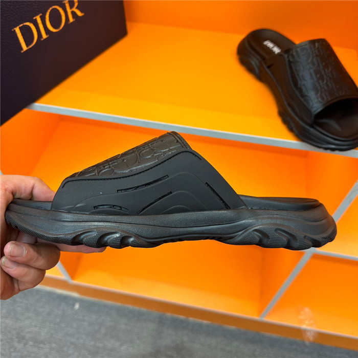 DO DESIGNER SLIPPERS