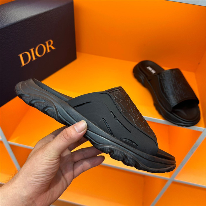 DO DESIGNER SLIPPERS