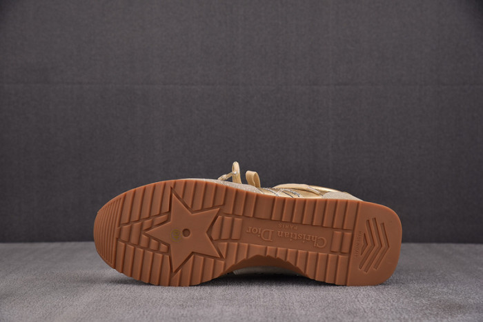 D designer sneaker