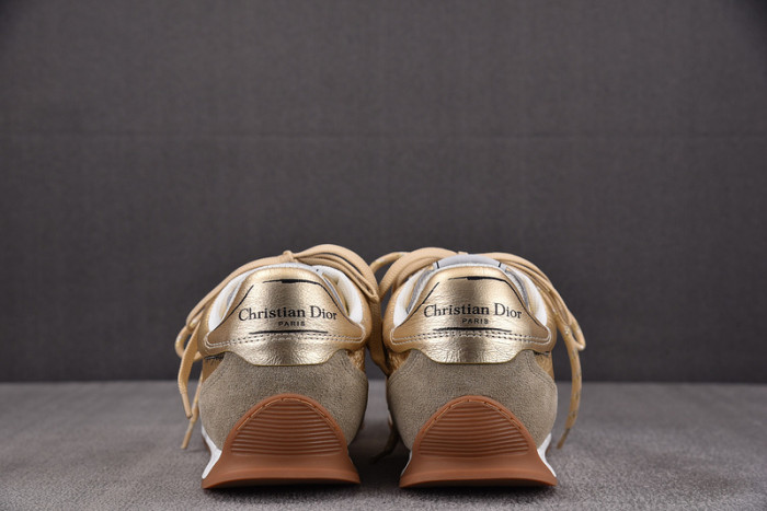 D designer sneaker