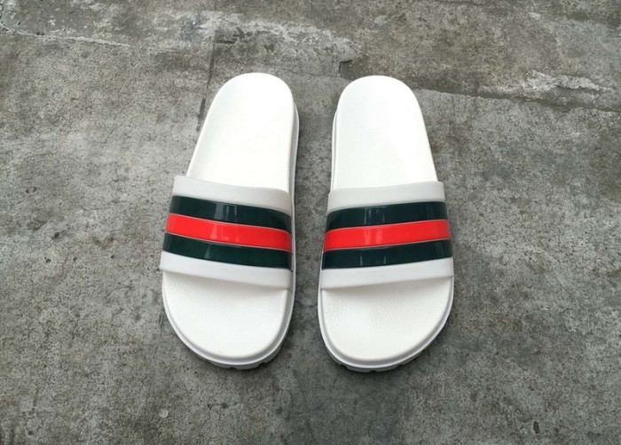 G DESIGNER SLIPPERS