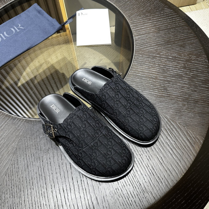 DO DESIGNER SLIPPERS