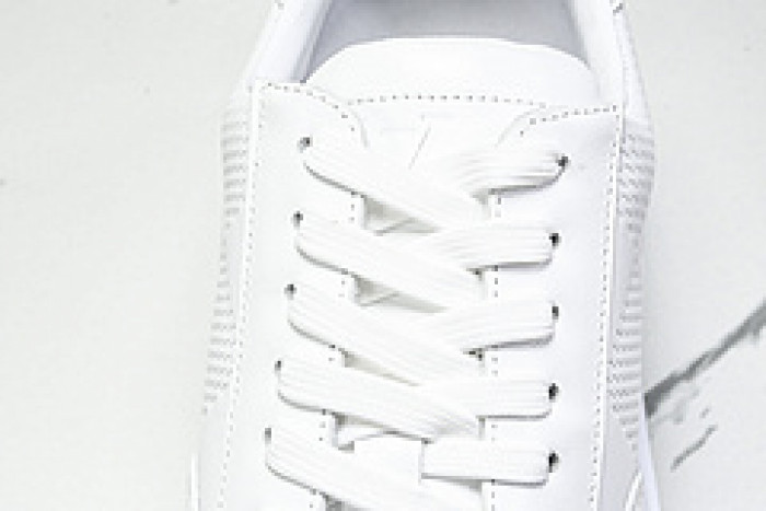 L&V SNEAKERS