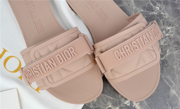 DO DESIGNER SLIPPERS