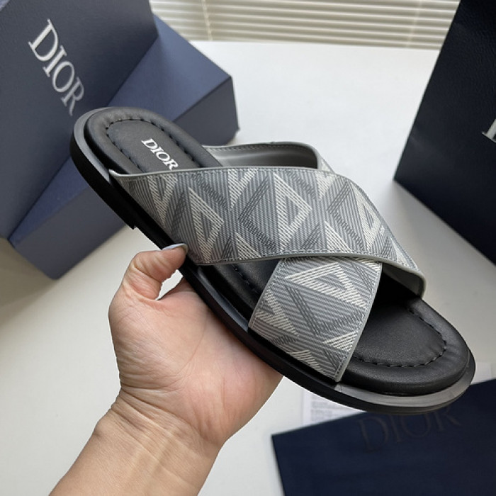 DO DESIGNER SLIPPERS
