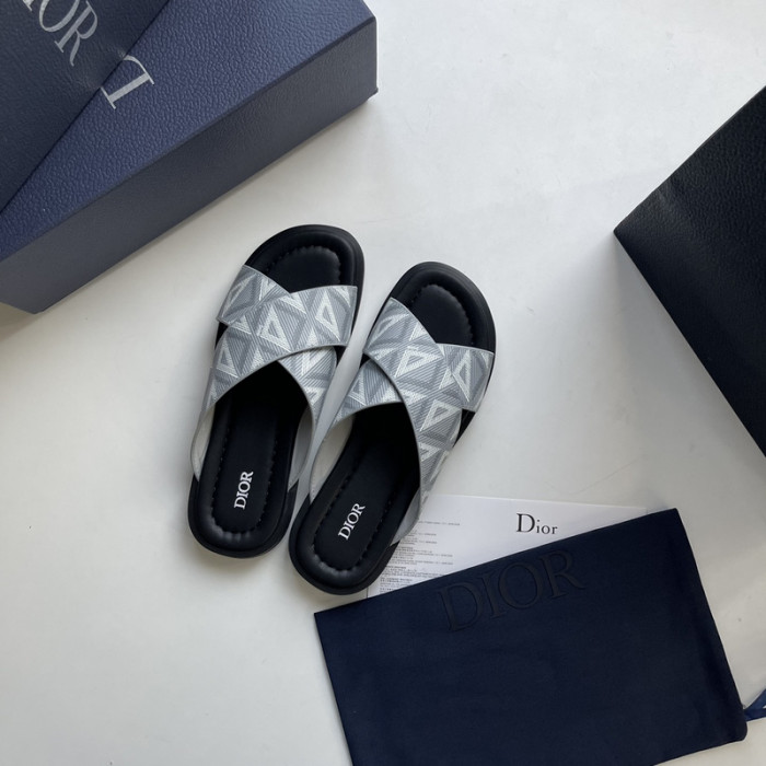 DO DESIGNER SLIPPERS