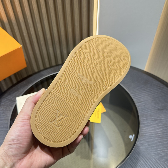 L&V SLIPPERS