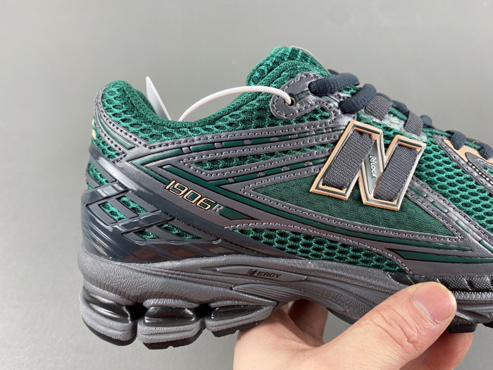 New Balance 9060 M1906RZM