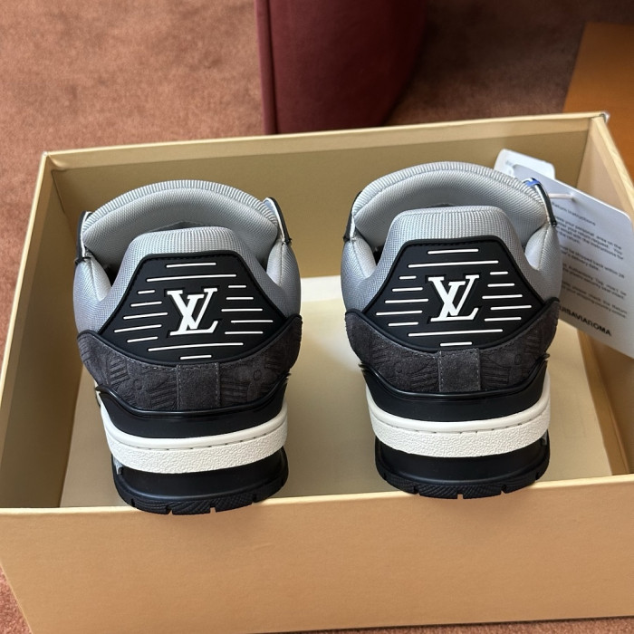 L&VT SNEAKERS