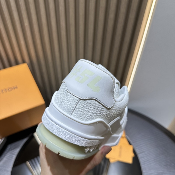 L&VT SNEAKERS