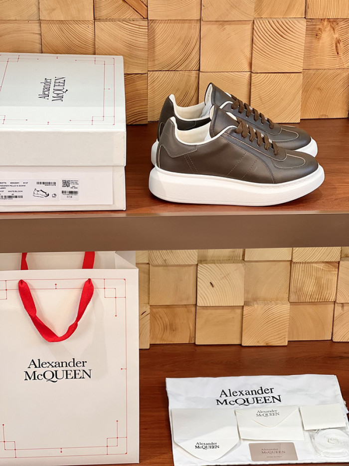 Alexander McQueen sneaker