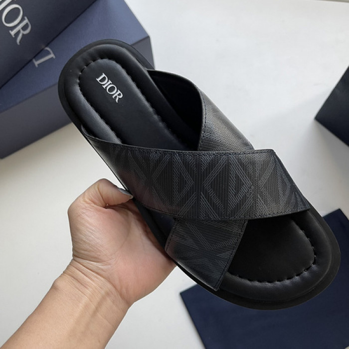 DO DESIGNER SLIPPERS