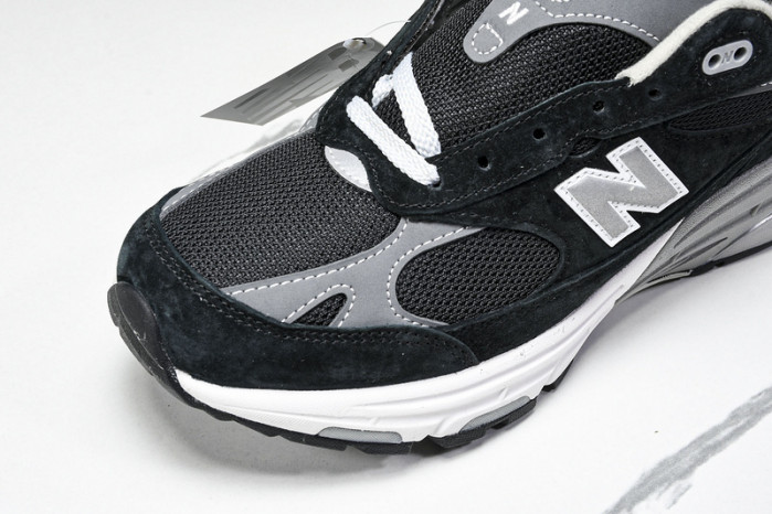 New Balance MR993BK