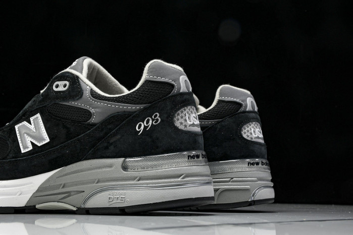 New Balance MR993BK